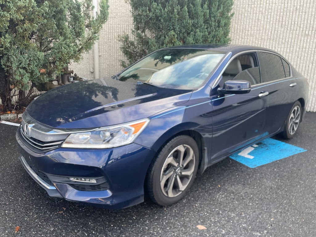 Used 2017 Honda Accord EX-L V6 Auto w/Navi & Honda Sensing