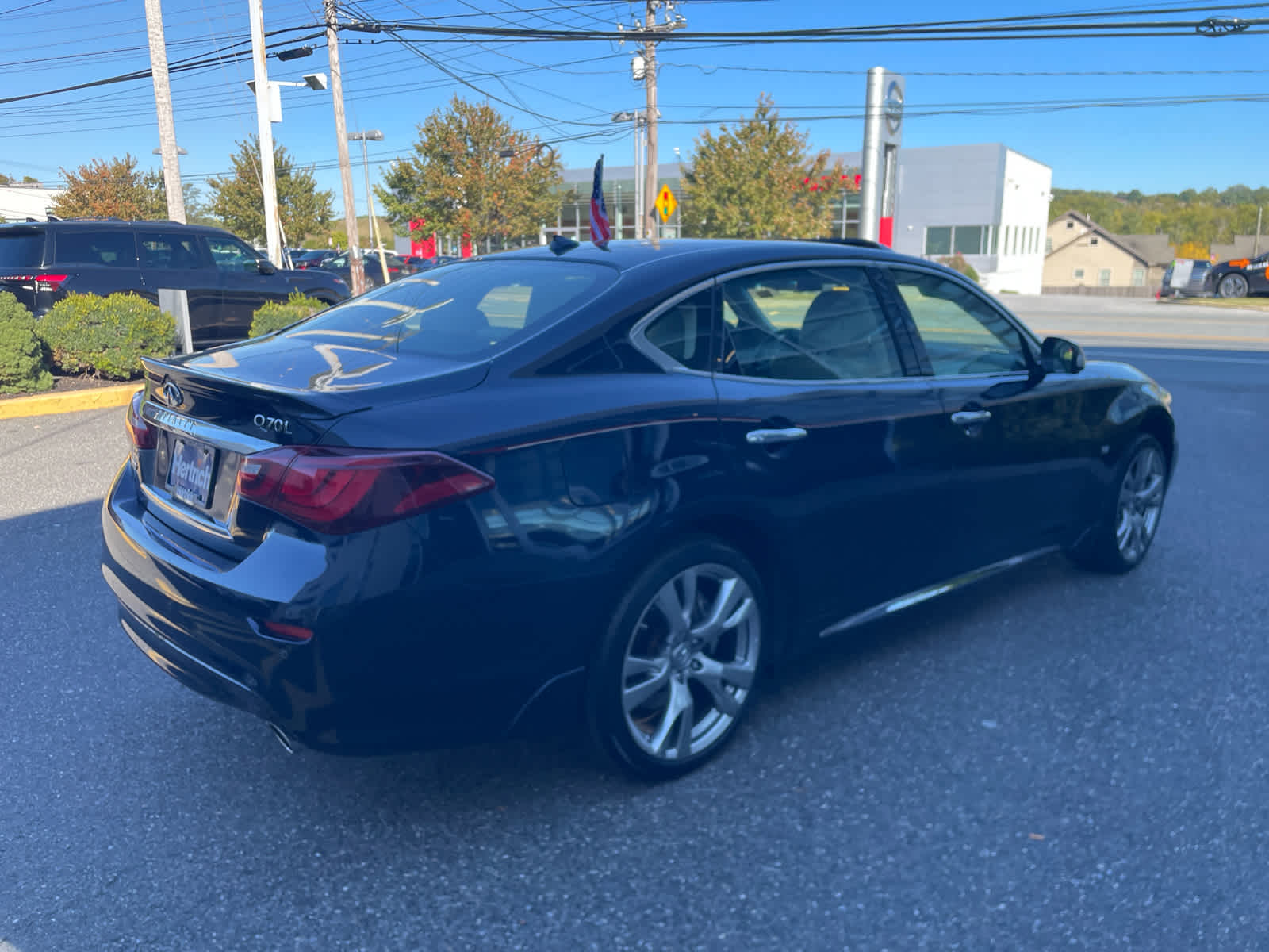 2016 Infiniti Q70L AWD photo 2