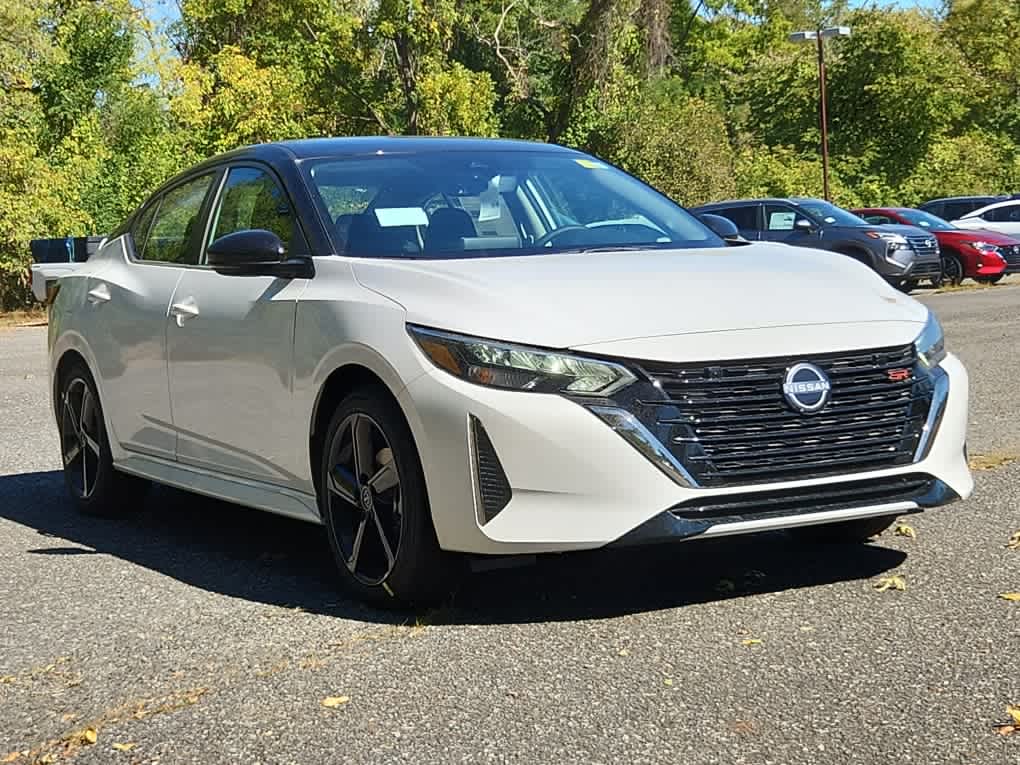 2025 Nissan Sentra SR photo 2