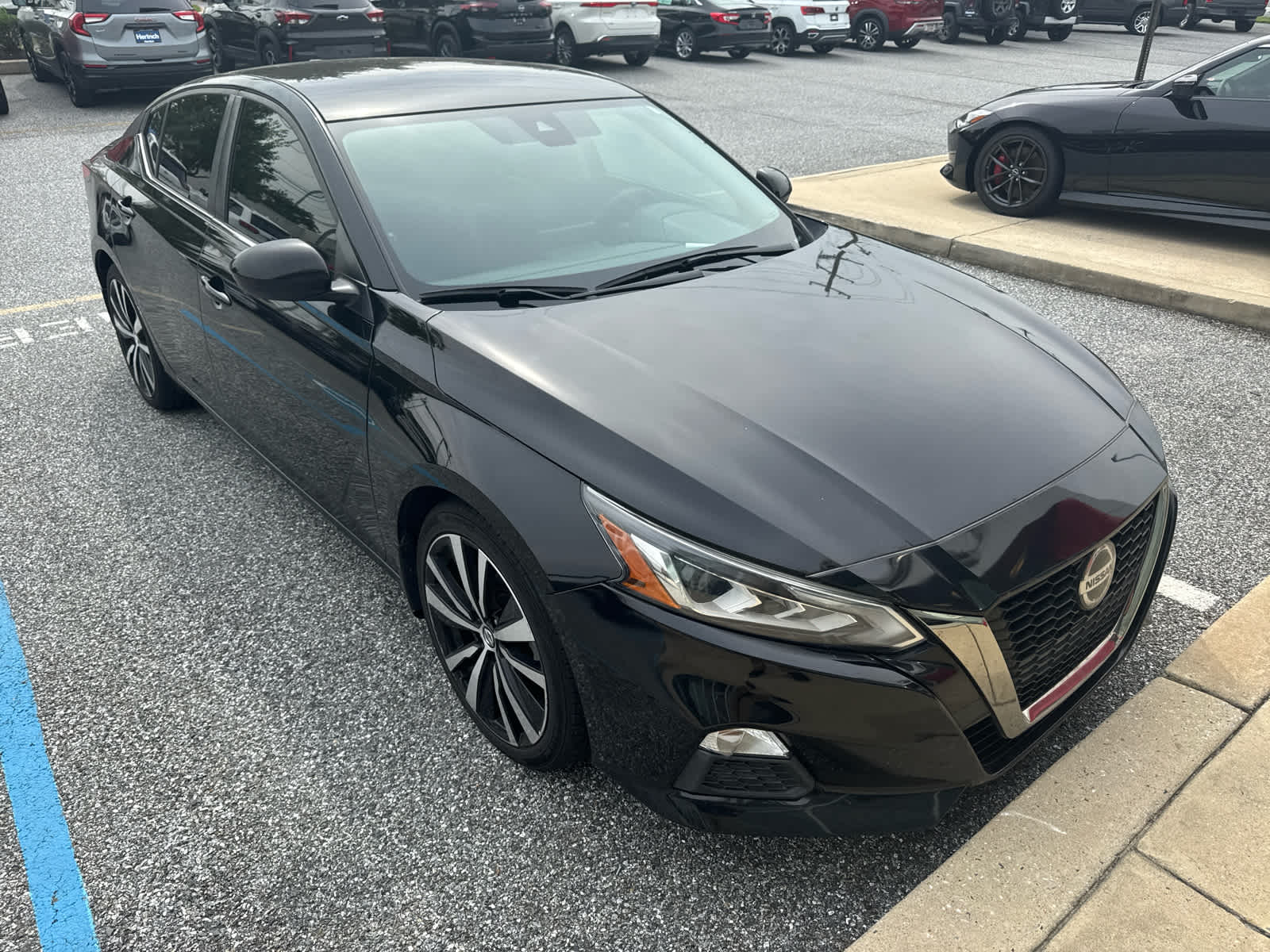 2022 Nissan Altima 2.5 SR photo 3
