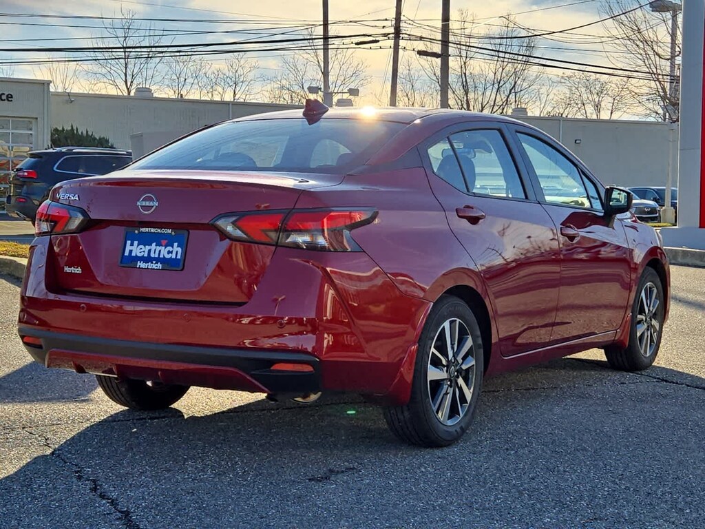 New 2025 Nissan Versa 1.6 SV Sedan