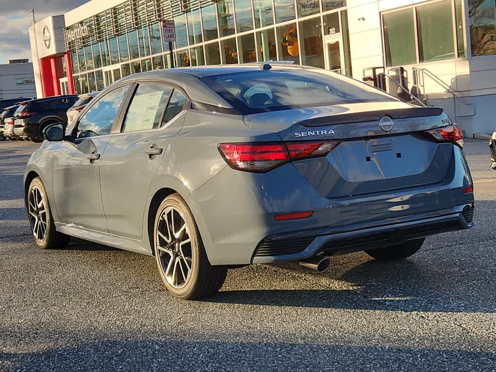 2025 Nissan Sentra SR photo 4