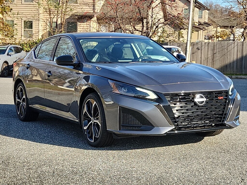 New 2025 Nissan Altima SR Sedan