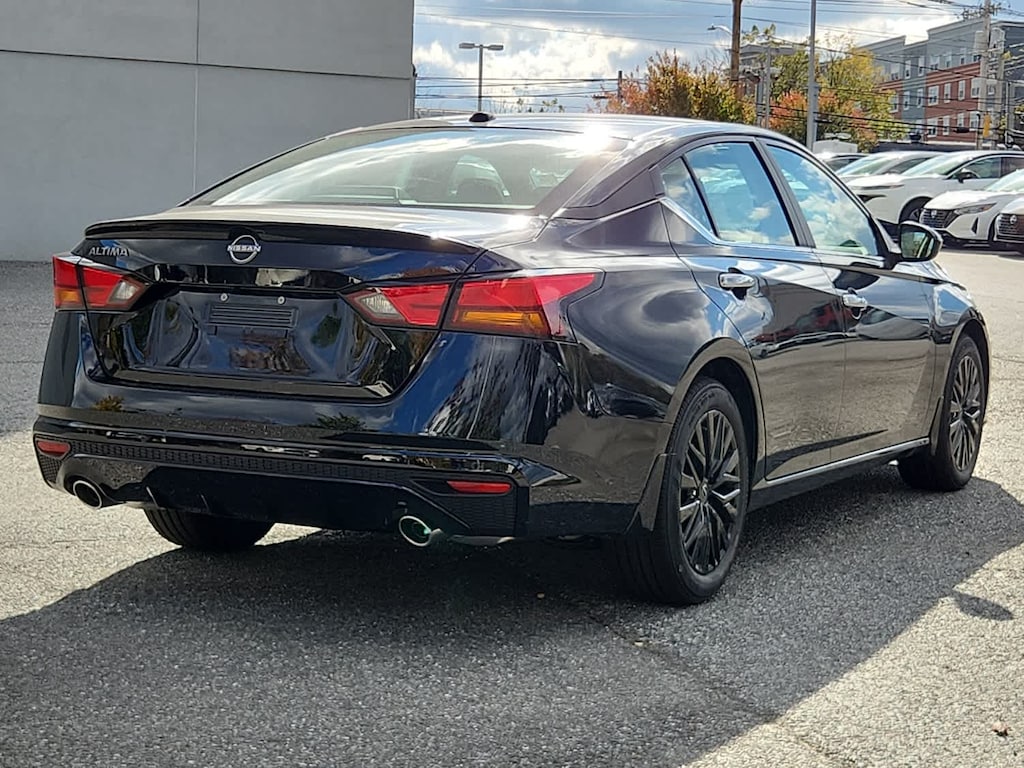 New 2025 Nissan Altima SV Sedan