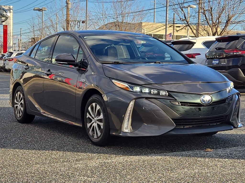 Used 2017 Toyota Prius Prime Plus (Natl)