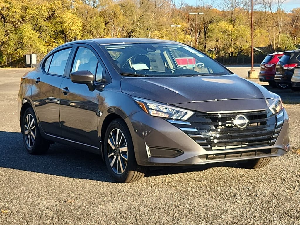 New 2025 Nissan Versa 1.6 SV Sedan