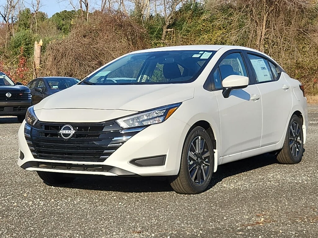 New 2025 Nissan Versa 1.6 SV Sedan
