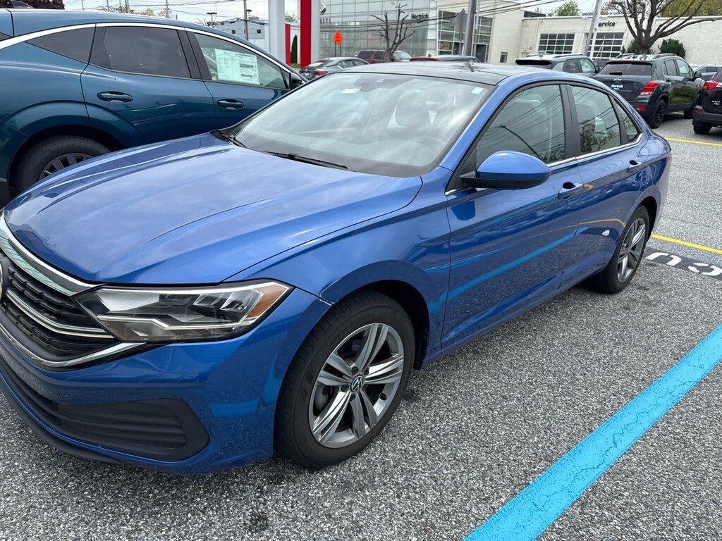 Used 2022 Volkswagen Jetta SE Auto