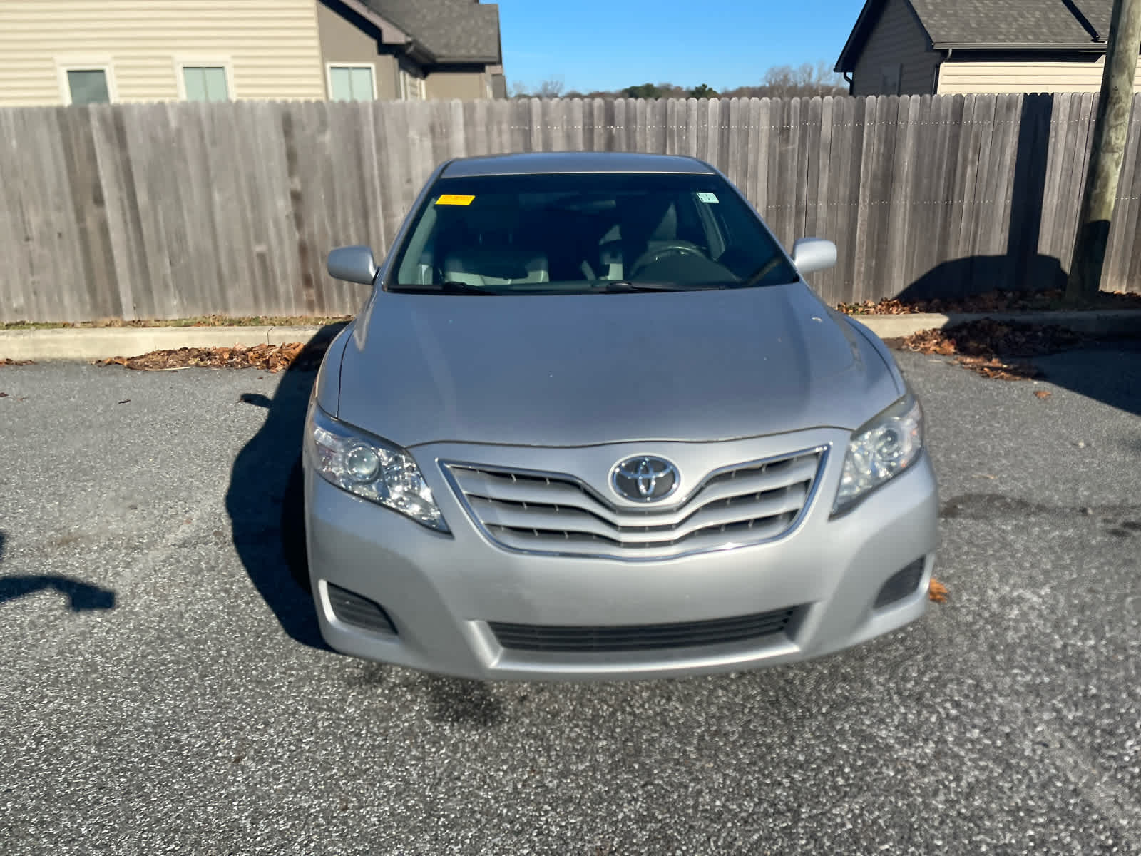 2010 Toyota Camry LE photo 2