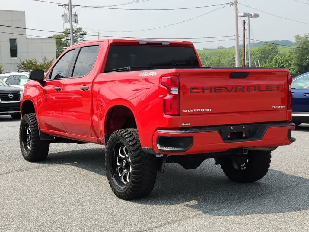 Used 2021 Chevrolet Silverado 1500 Custom 4WD Crew Cab 147 4WD Crew Cab 147