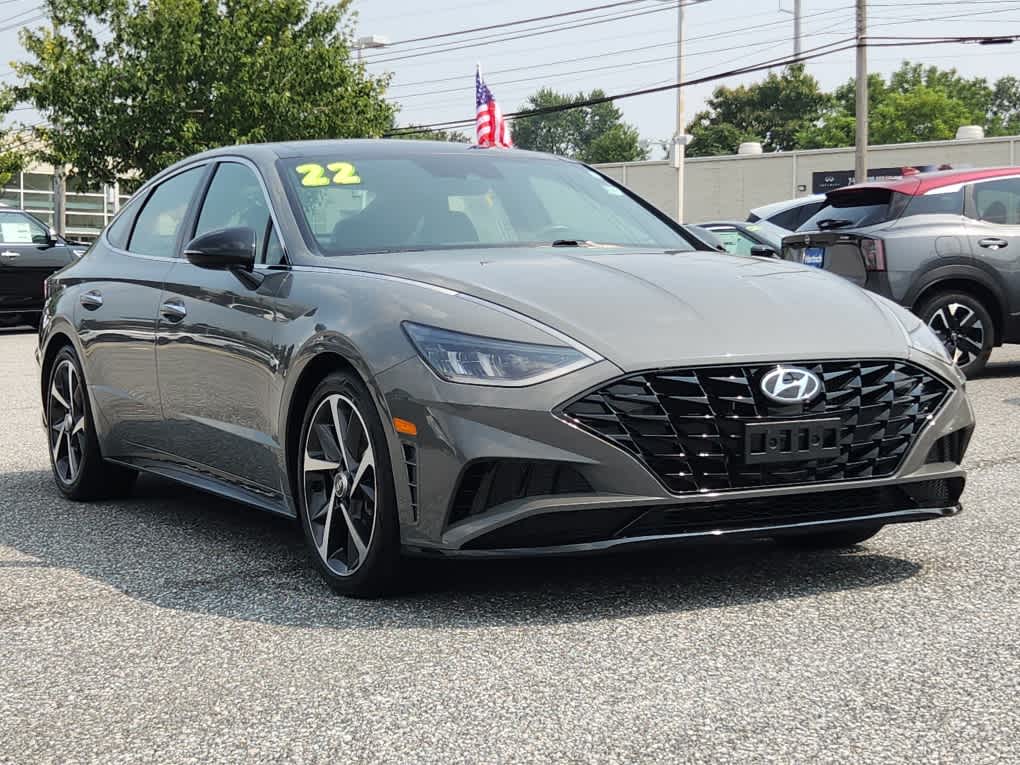 2022 Hyundai Sonata SEL Plus photo 2