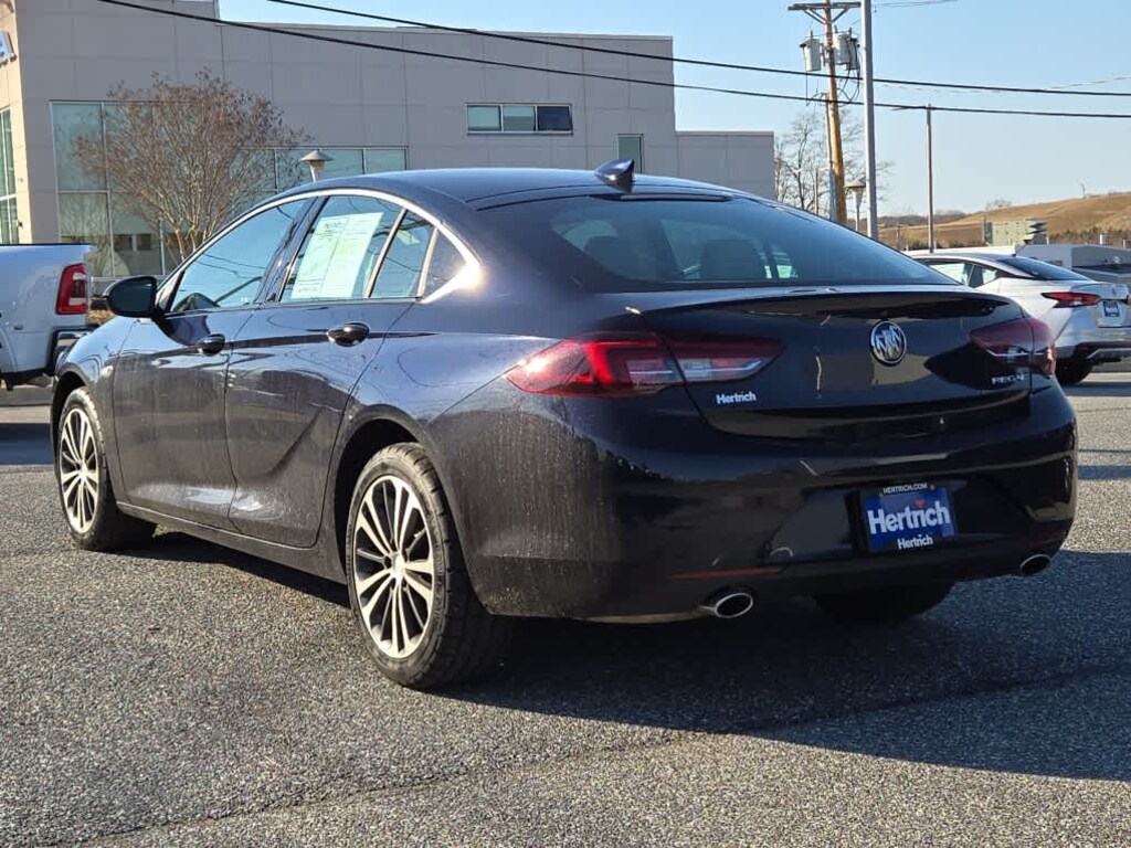 Used 2019 Buick Regal Sportback Preferred II Sdn FWD