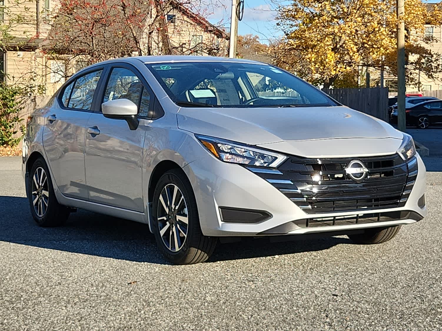 2025 Nissan Versa 1.6 SV photo 2