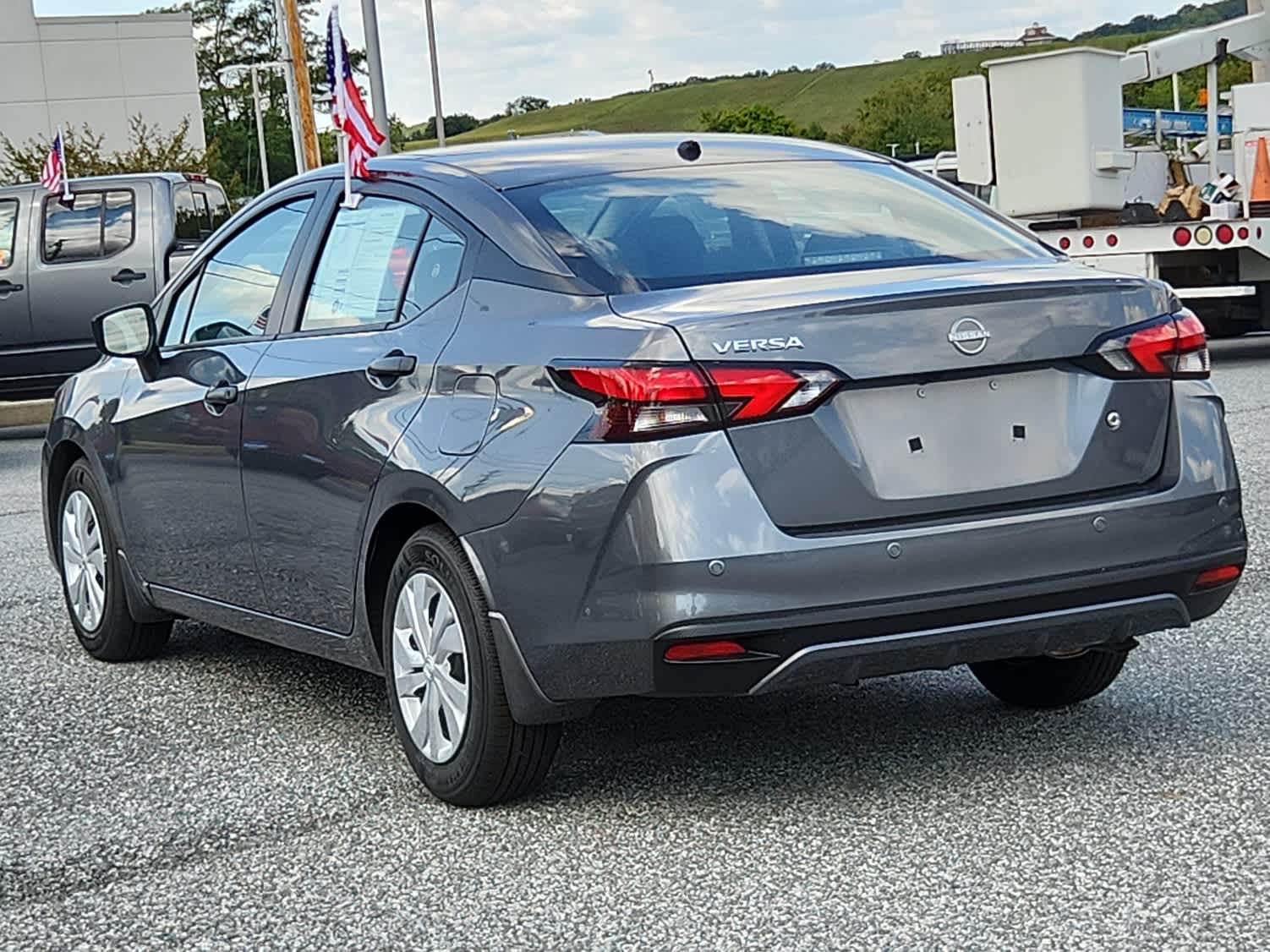 2025 Nissan Versa S photo 2