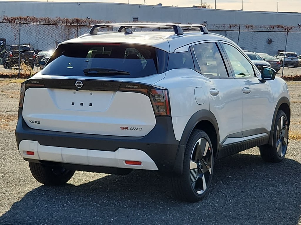 New 2026 Nissan Kicks SR SUV