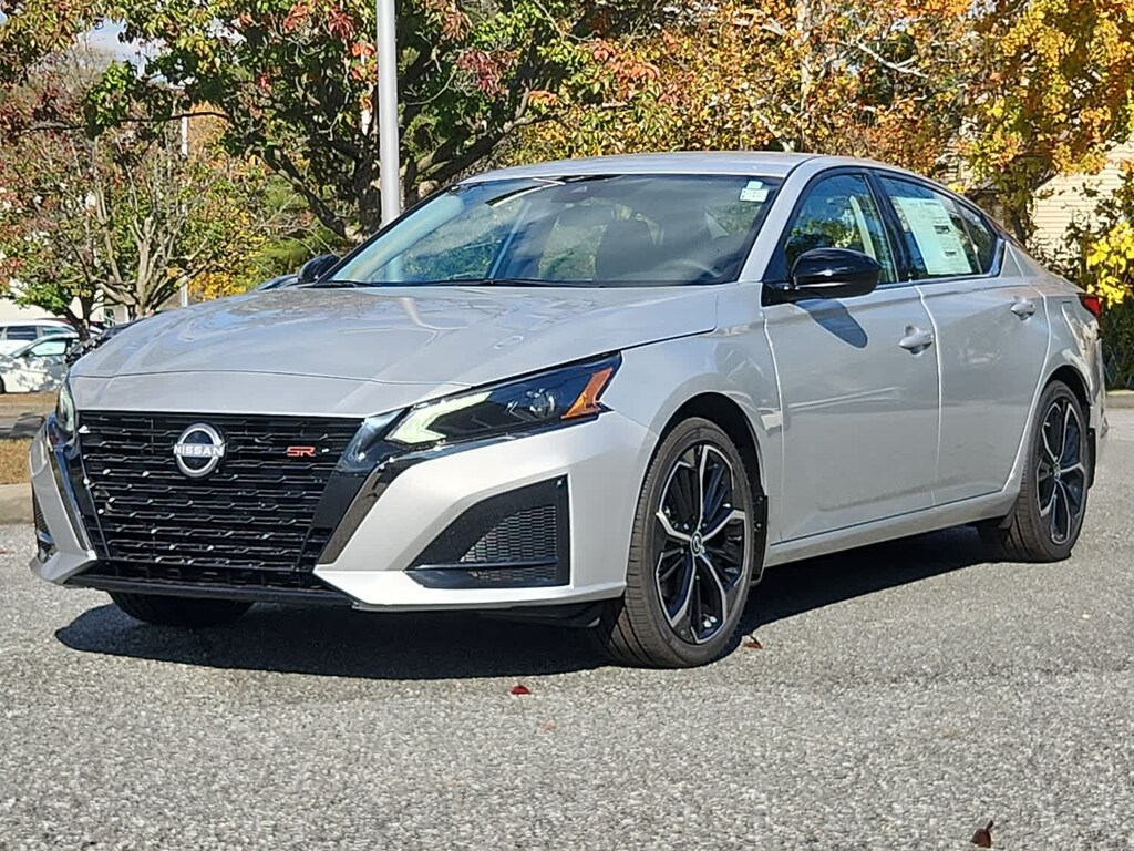 New 2025 Nissan Altima SR Sedan