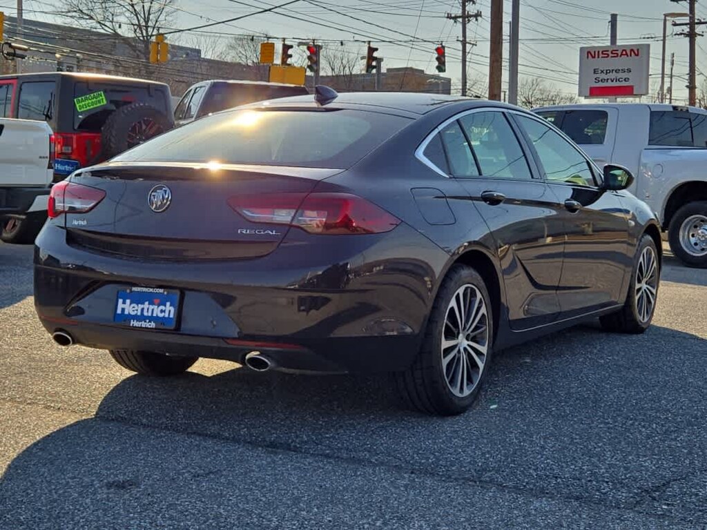 Used 2019 Buick Regal Sportback Preferred II Sdn FWD