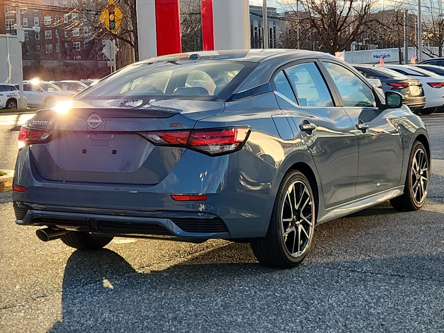 2025 Nissan Sentra SR photo 3