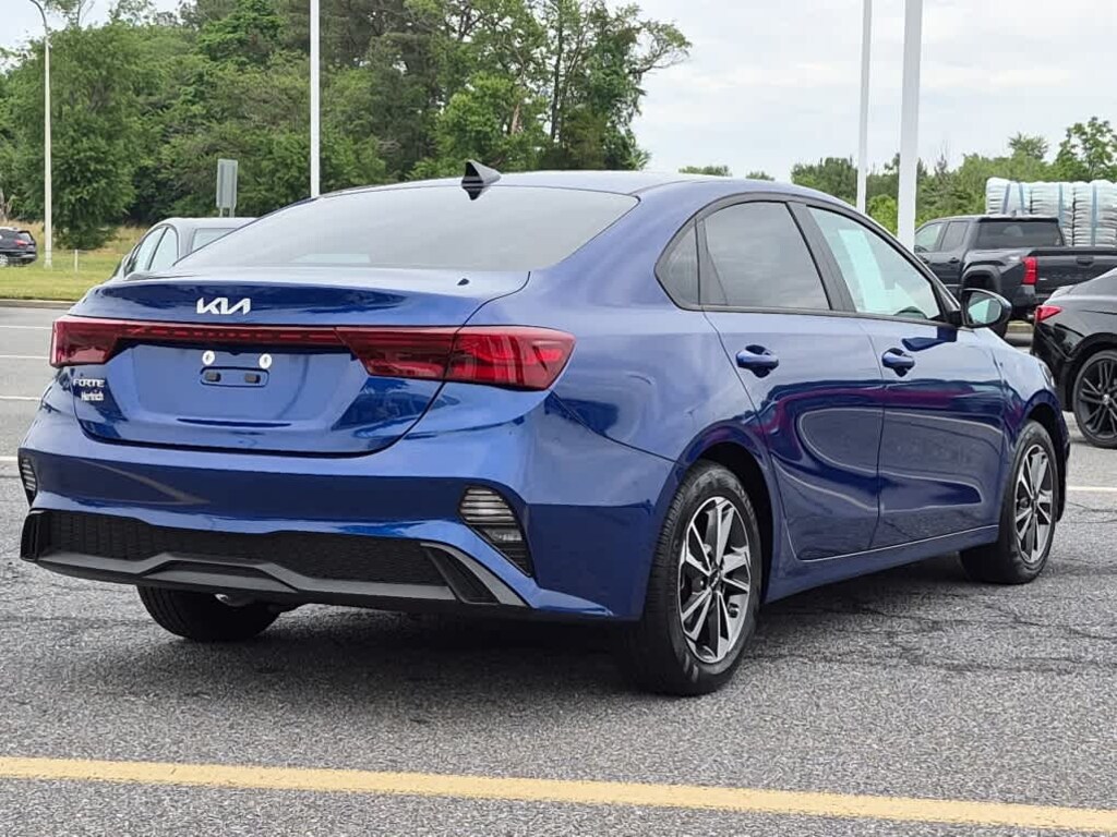 Used 2023 Kia Forte LXS IVT