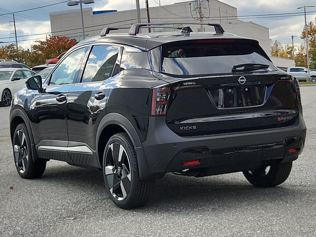 New 2026 Nissan Kicks SR SUV