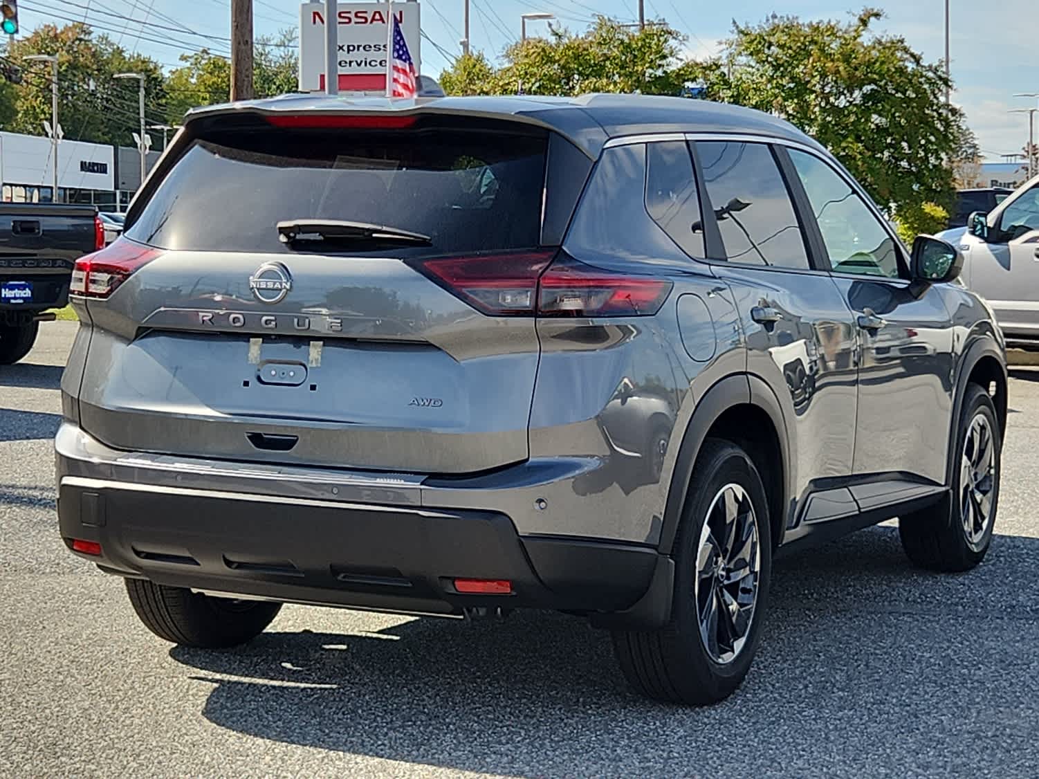2026 Nissan Rogue SV photo 2