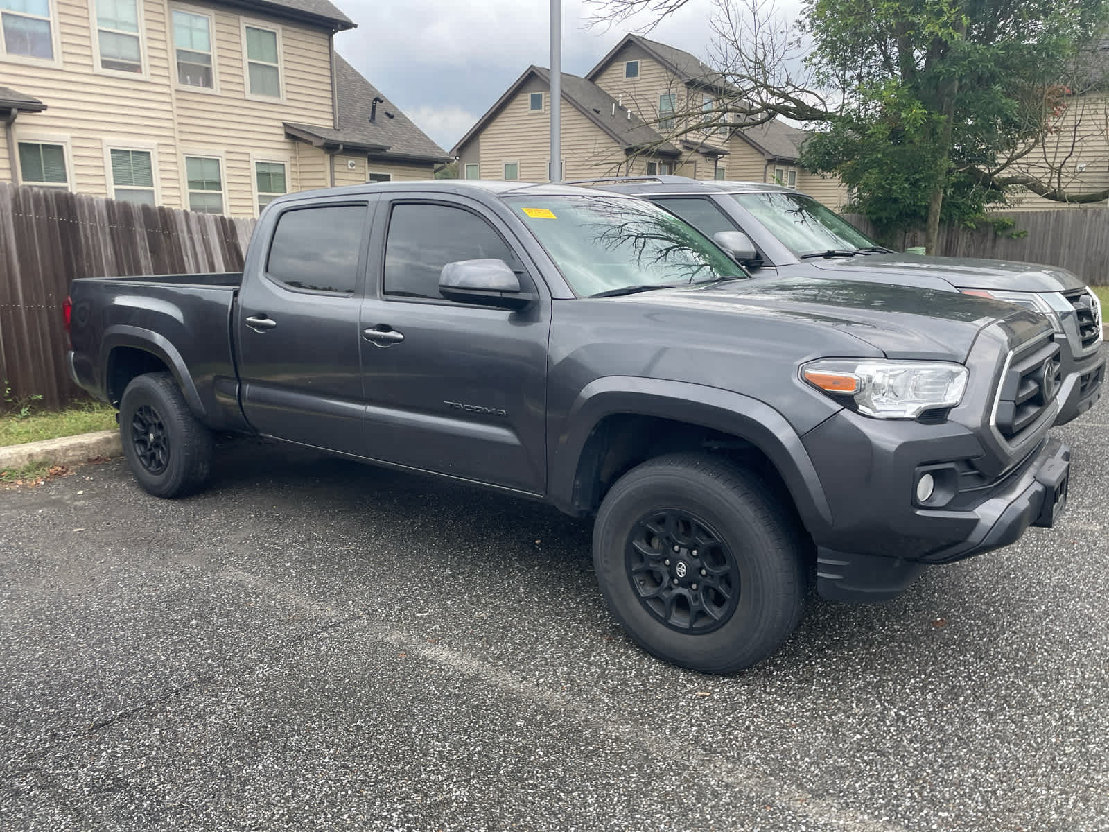 2022 Toyota Tacoma SR5 Double Cab V6 photo 3