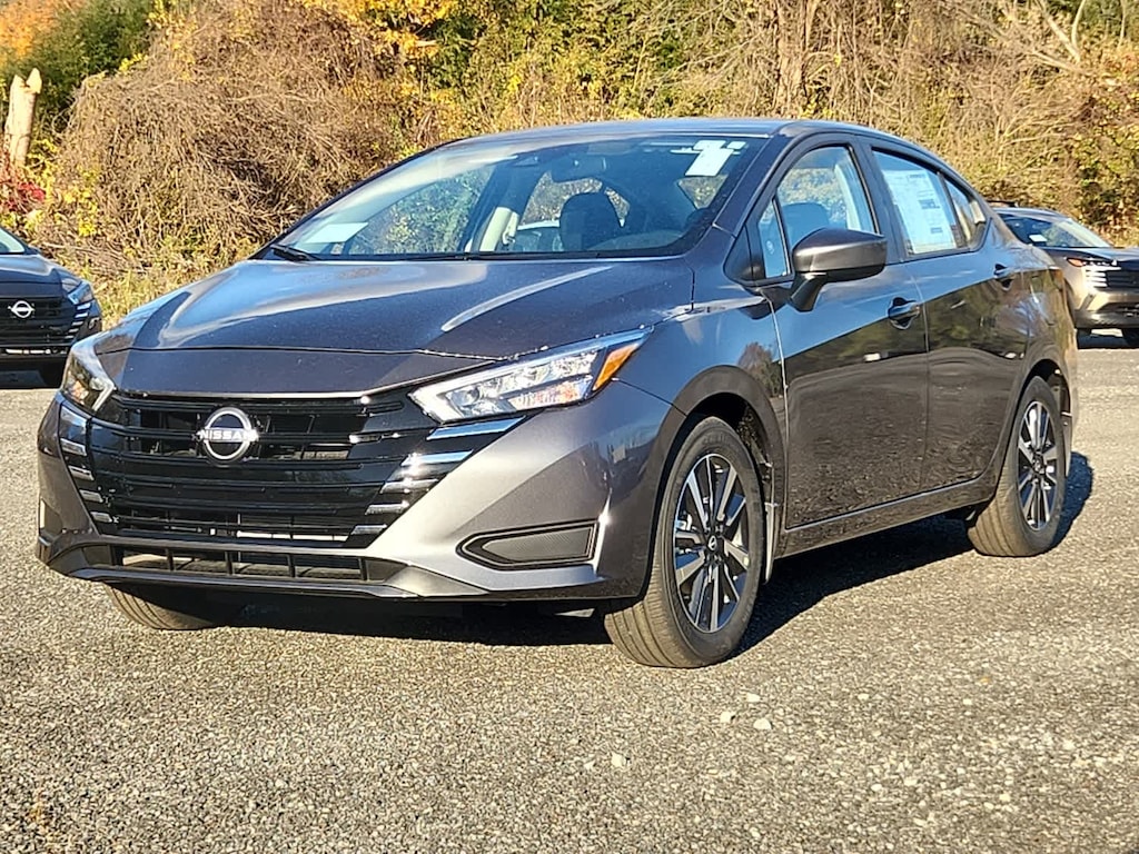 New 2025 Nissan Versa 1.6 SV Sedan