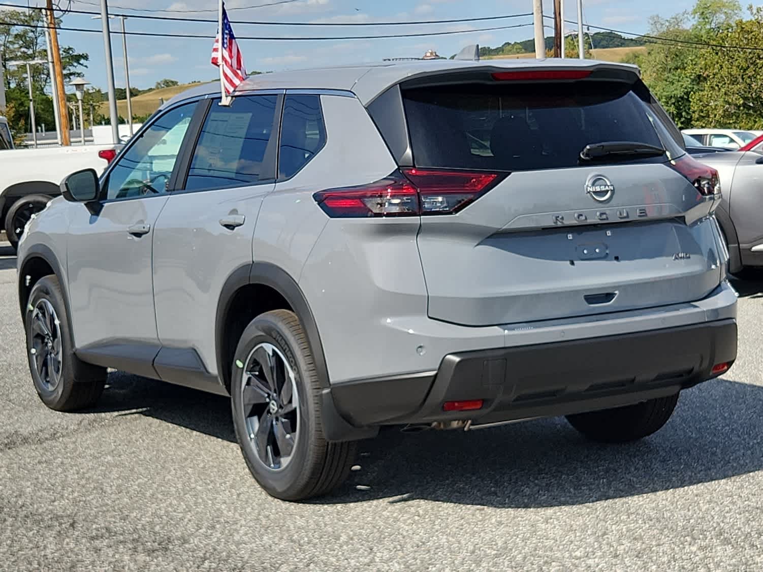 2026 Nissan Rogue SV photo 3