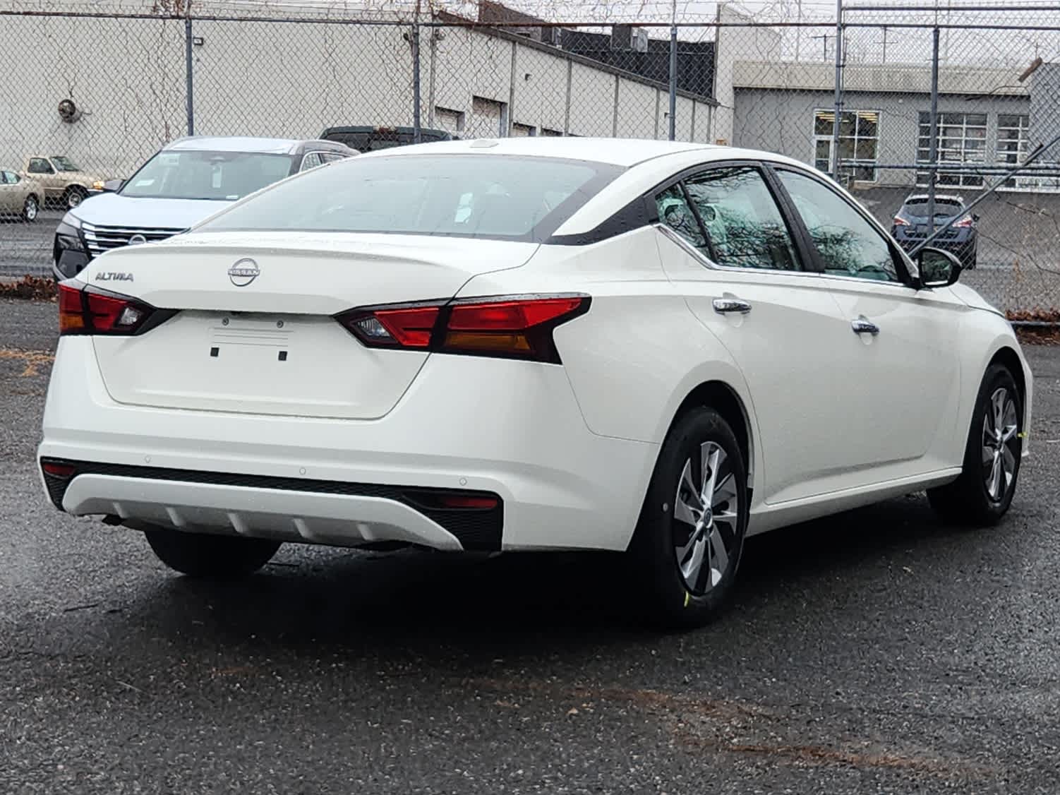 2025 Nissan Altima S photo 3