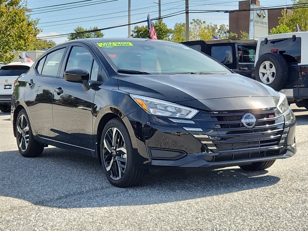 2025 Nissan Versa SR photo 2