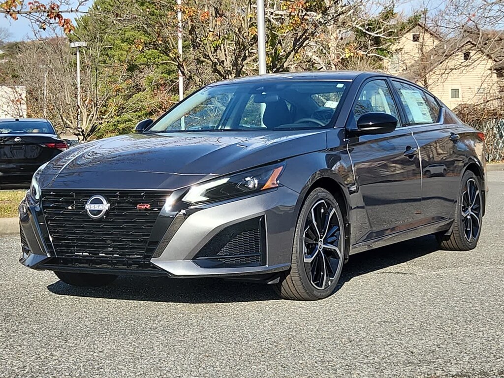 New 2025 Nissan Altima SR Sedan