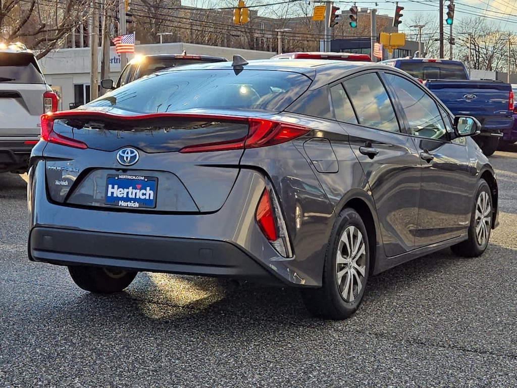 Used 2017 Toyota Prius Prime Plus (Natl)
