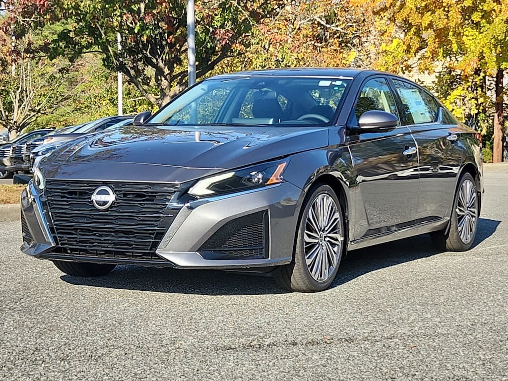New 2025 Nissan Altima SL Sedan