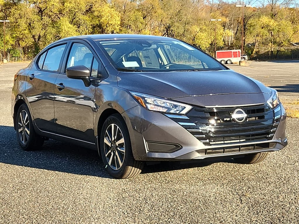 New 2025 Nissan Versa 1.6 SV Sedan