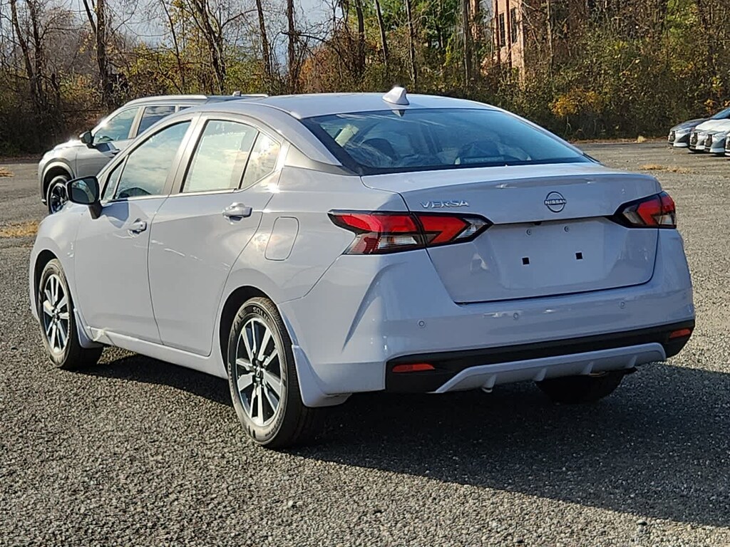 New 2025 Nissan Versa 1.6 SV Sedan