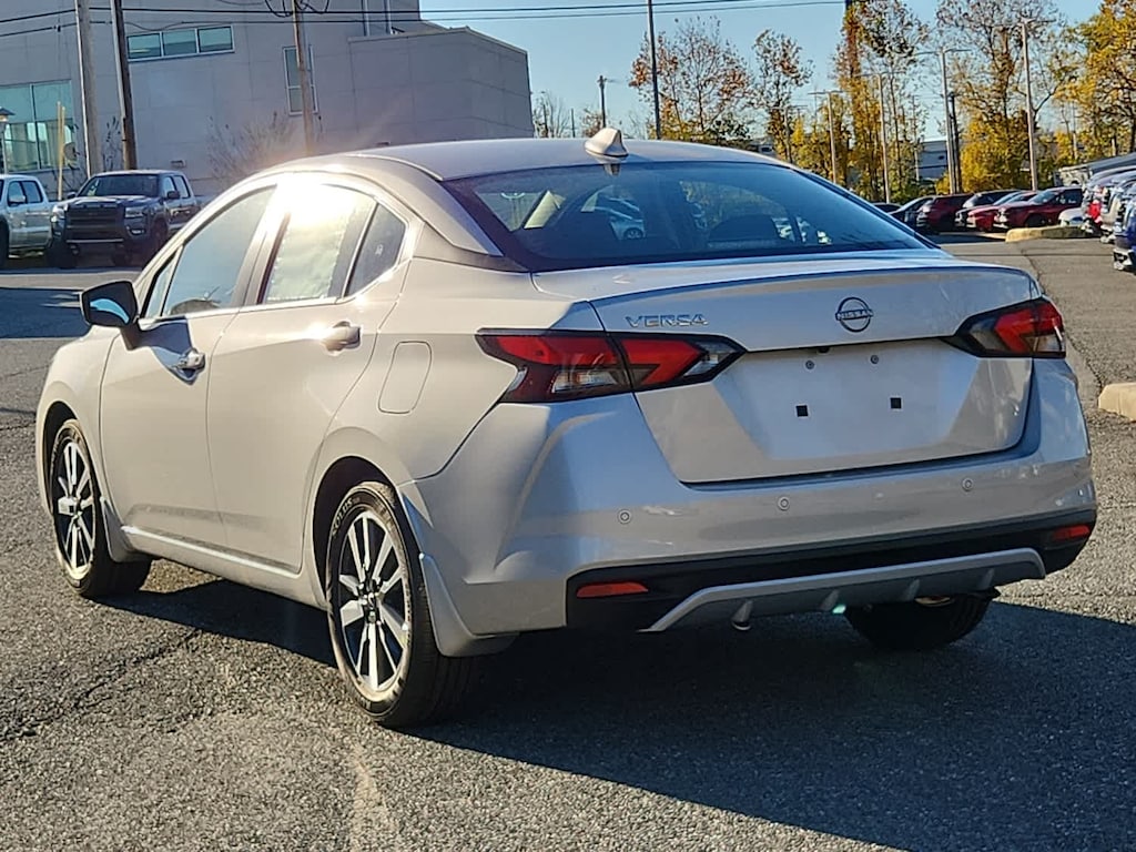 New 2025 Nissan Versa 1.6 SV Sedan