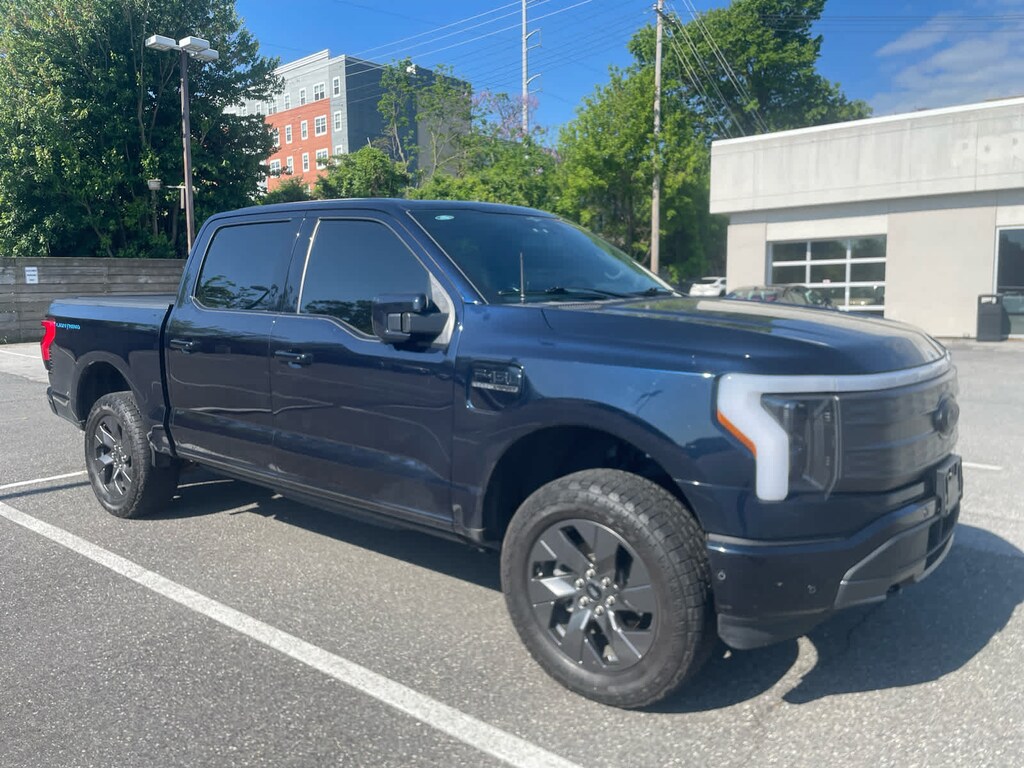 Used 2023 Ford F-150 Lightning Lariat 4WD Supercrew 5.5 Box 4WD SuperCrew 5.5 Box