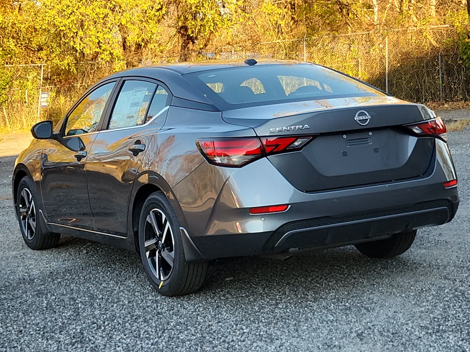 2025 Nissan Sentra SV photo 4