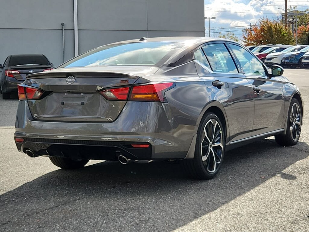 New 2025 Nissan Altima SR Sedan