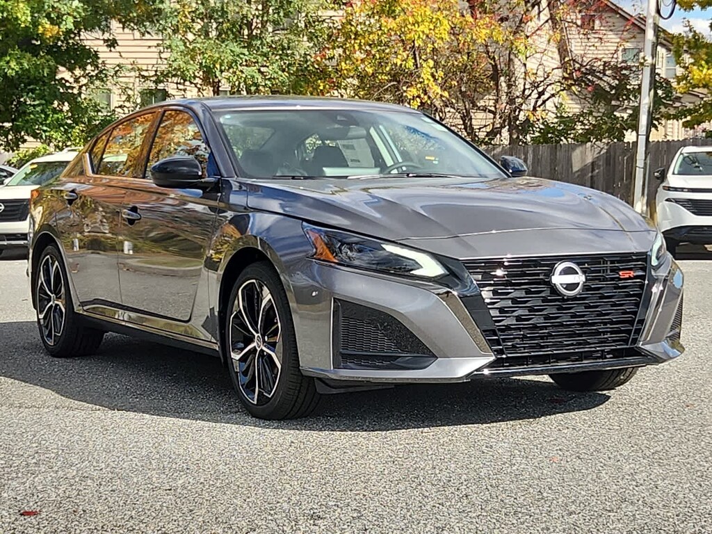 New 2025 Nissan Altima SR Sedan