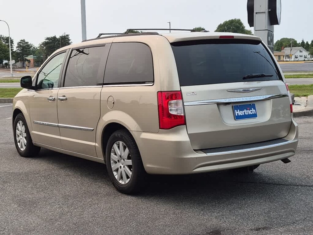 Used 2016 Chrysler Town & Country Touring Wgn