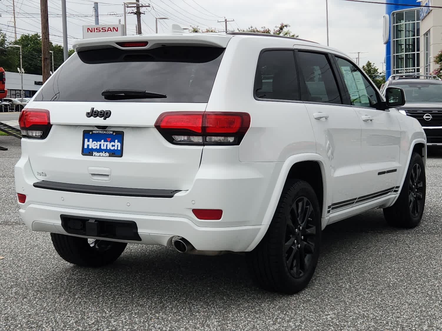 2021 Jeep Grand Cherokee Laredo X photo 3