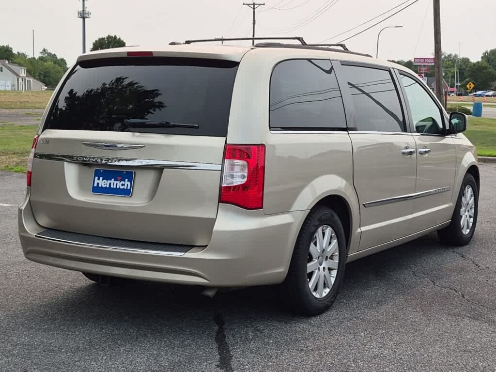 Used 2016 Chrysler Town & Country Touring Wgn