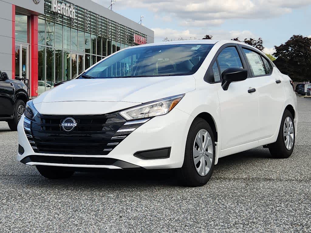 2025 Nissan Versa S photo 3