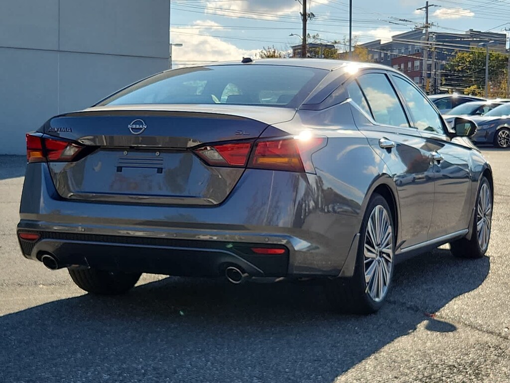 New 2025 Nissan Altima SL Sedan