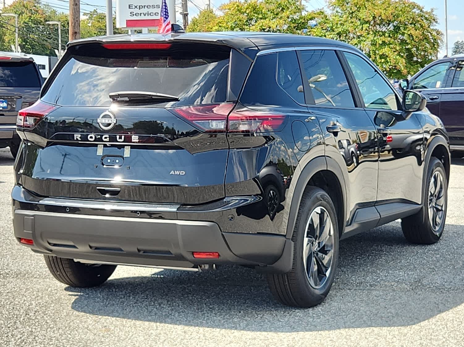 2026 Nissan Rogue SV AWD photo 2