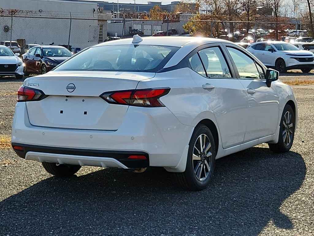 New 2025 Nissan Versa 1.6 SV Sedan