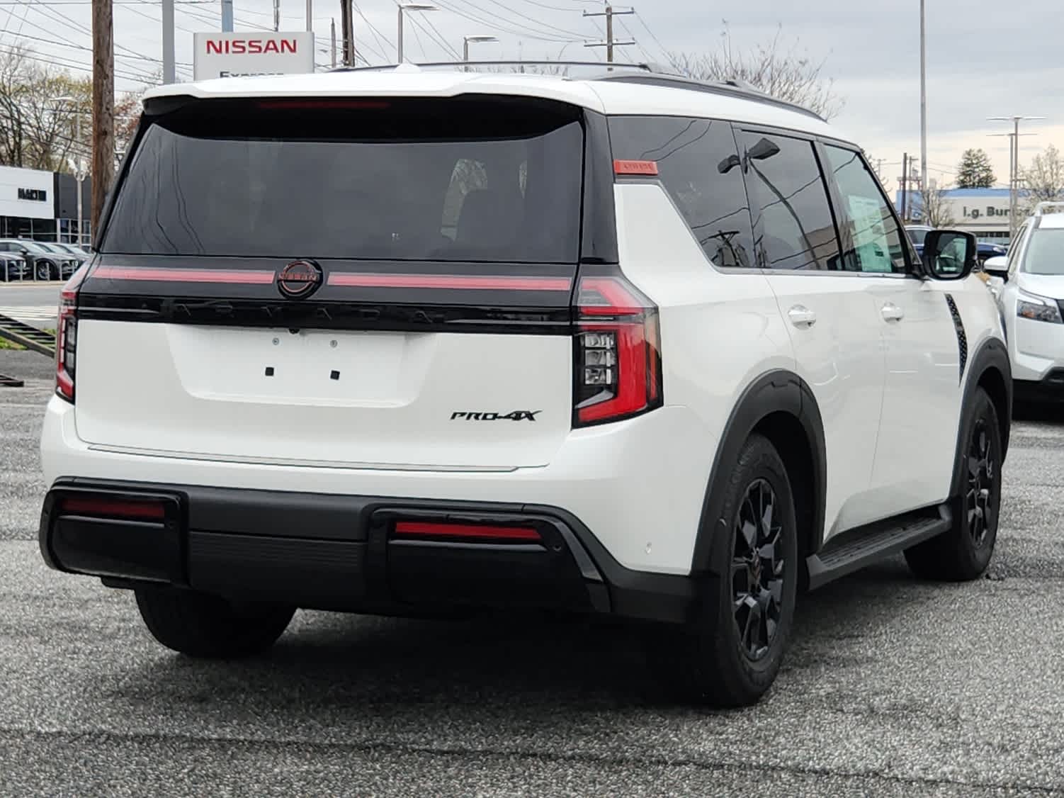 2025 Nissan Armada photo 3