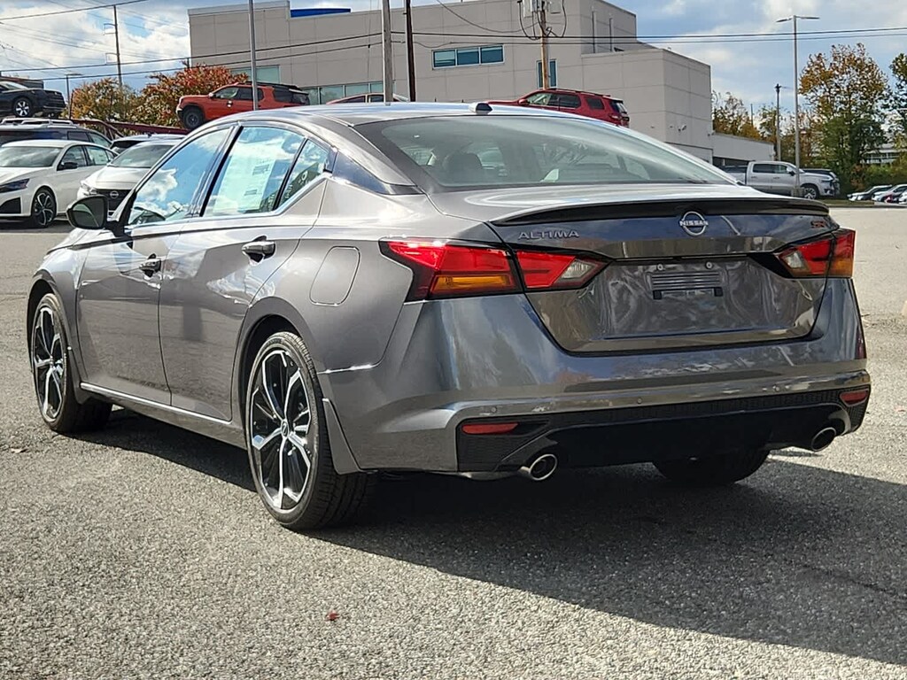 New 2025 Nissan Altima SR Sedan