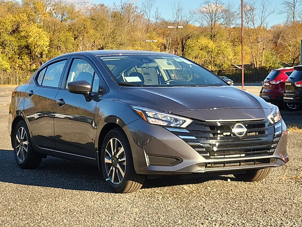 New 2025 Nissan Versa 1.6 SV Sedan